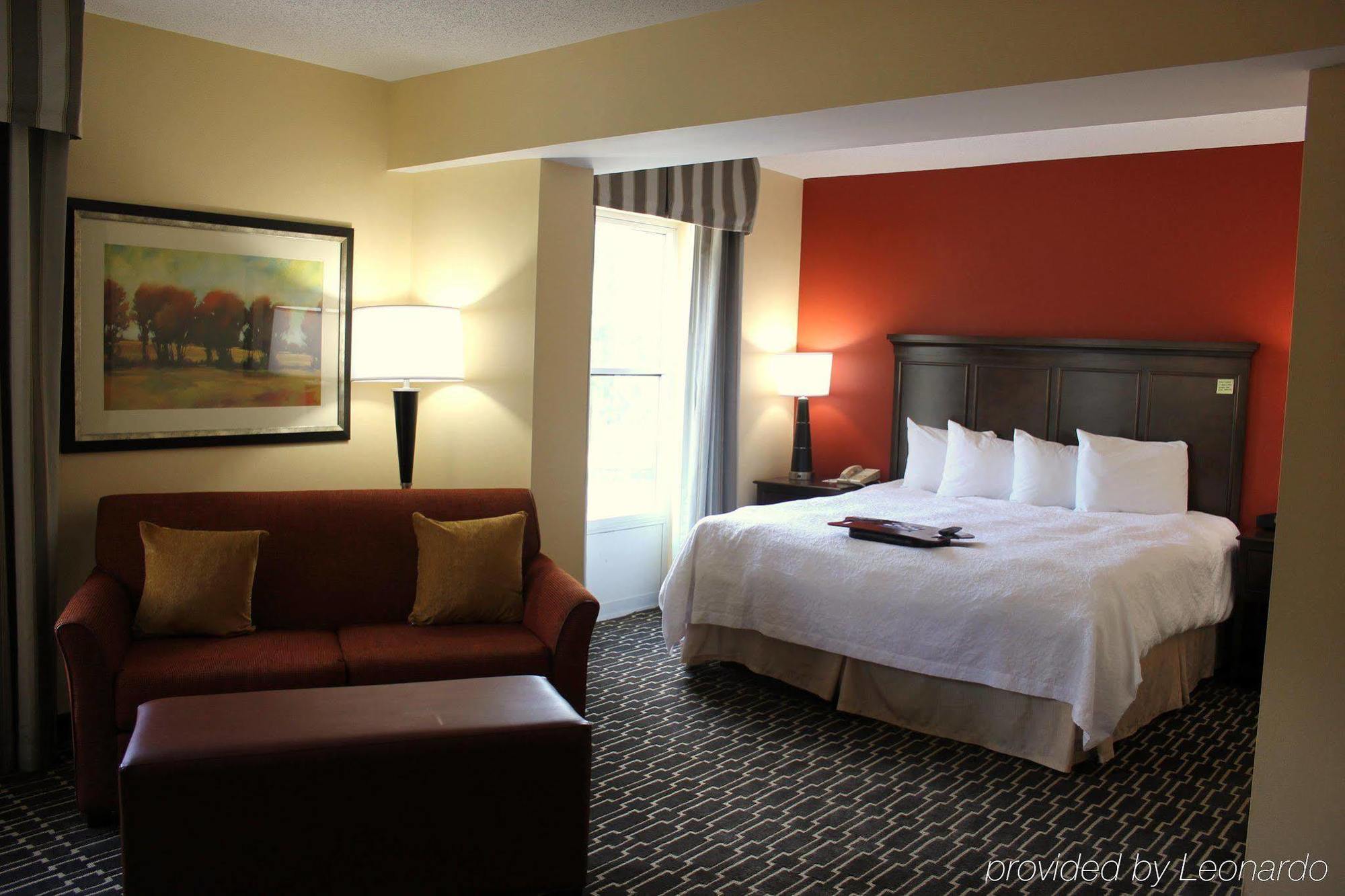 Hampton Inn & Suites Charlotte Arrowood Rd Room photo